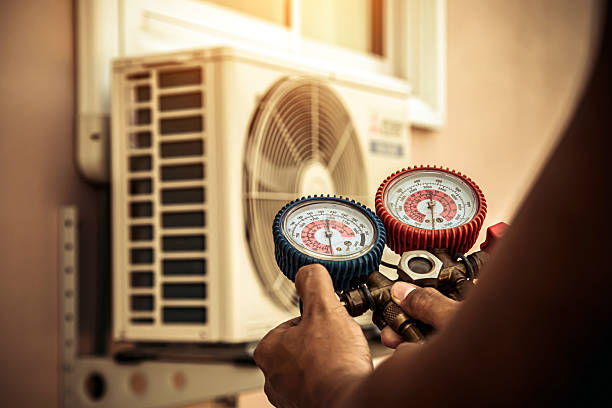 Professional Hvac technician working in Riverview, DE